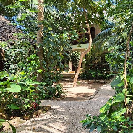 Atii Garden Bungalows 눙귀 외부 사진